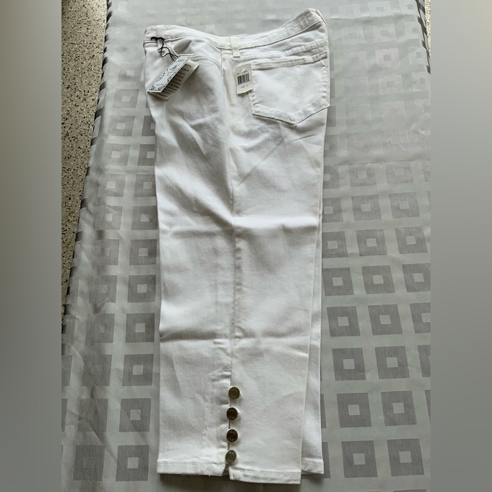 NWT NYDJ Premium White Denim Jean Capris